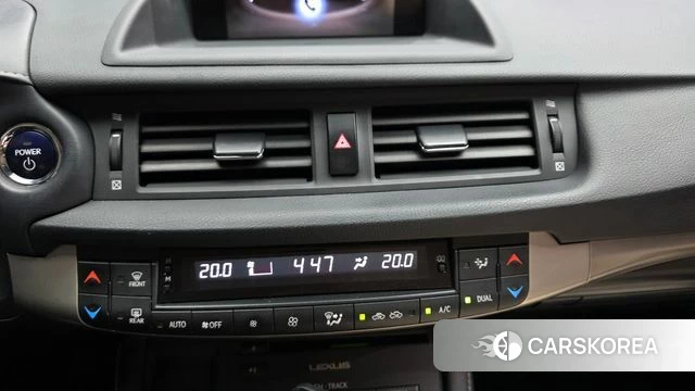 Lexus CT200h id 4435560 из Кореи 8