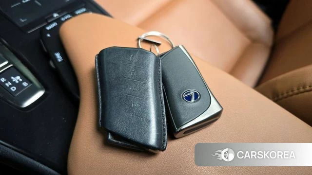 Lexus UX300e id 4316208 из Кореи 8