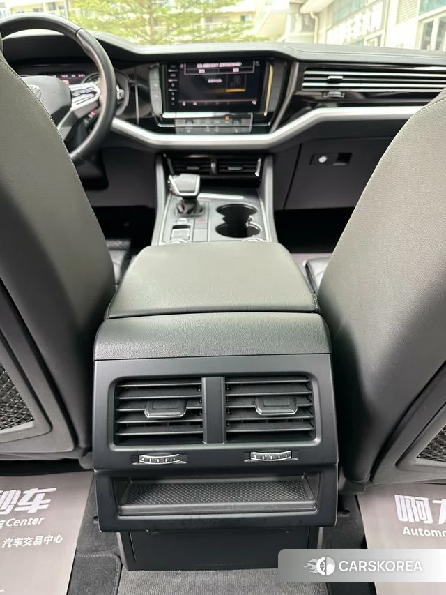 Volkswagen Touareg id 4262117 из Китая 8