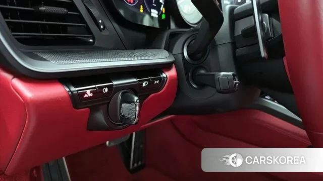 Porsche 911(992) id 3660557 из Кореи 8