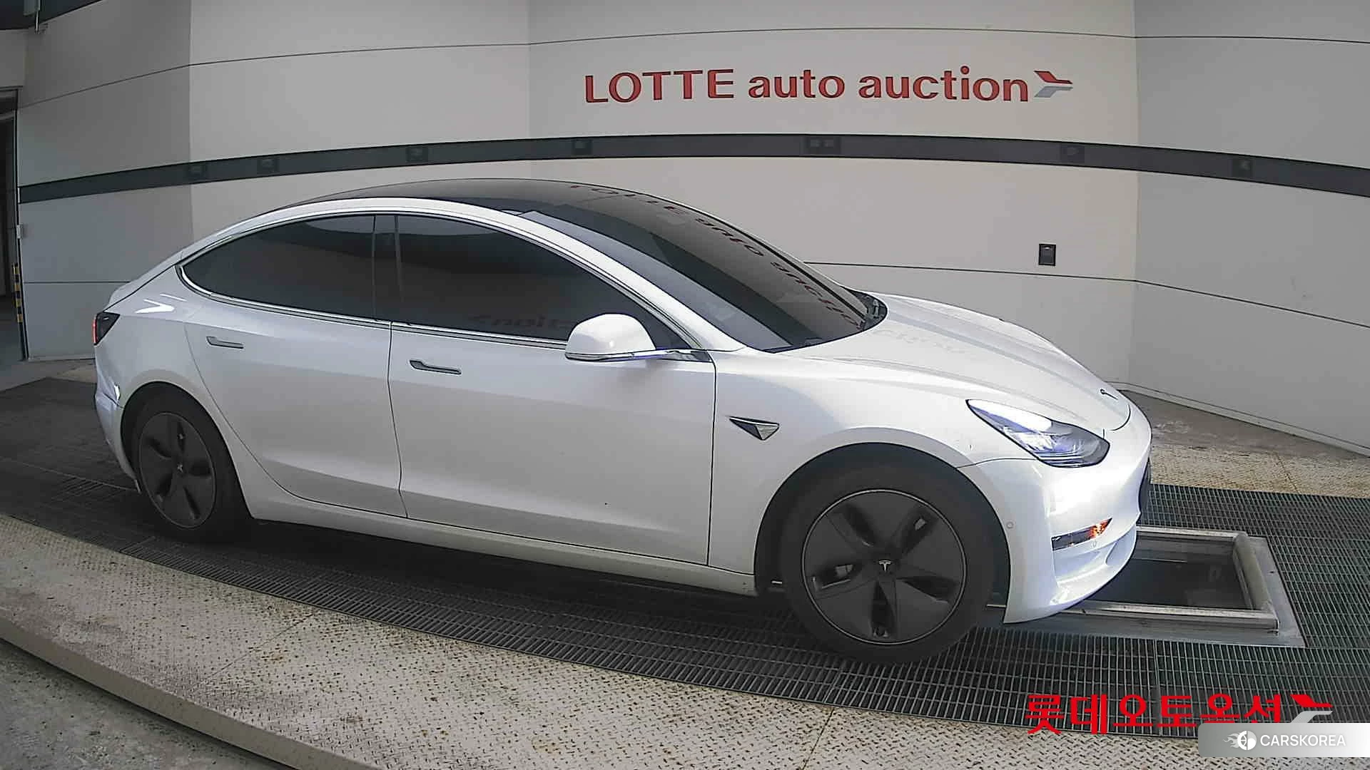 Tesla Model 3 Standard Range Plus RWD id 4679263 из Кореи 8