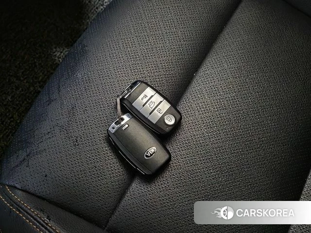 Kia Stonic id 4448310 из Кореи 8