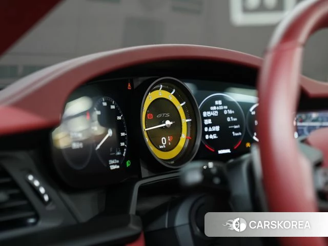Porsche 911(992) id 4635722 из Кореи 8
