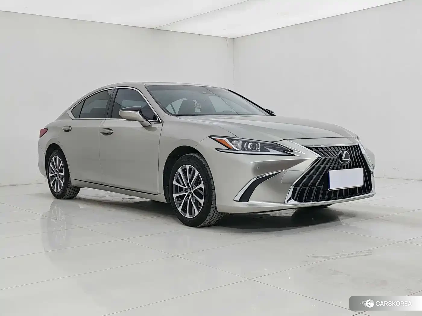 Lexus ES id 4515468 из Китая 8