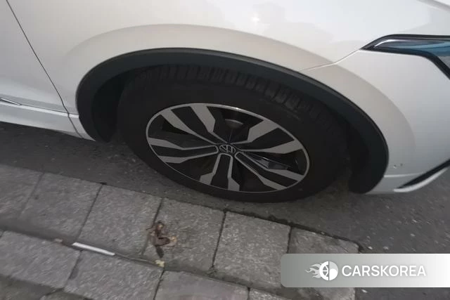 Volkswagen Tiguan L id 4272070 из Китая 8
