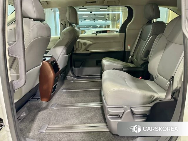 Toyota Grevia id 3889862 из Китая 8