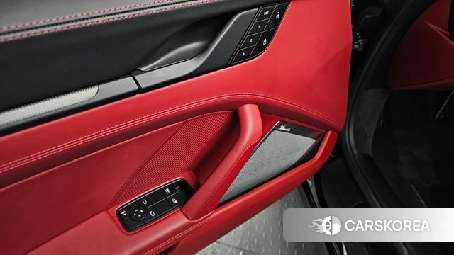 Porsche 911(992) id 4494294 из Кореи 8