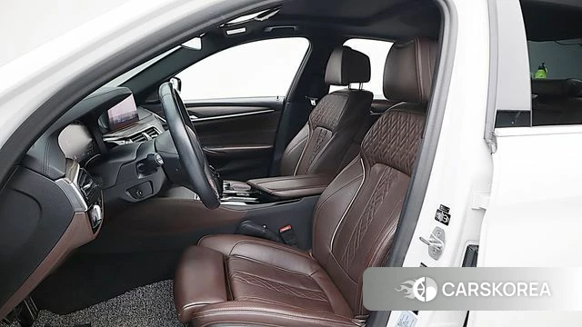 BMW 5 Series (G30) id 4881927 из Кореи 8