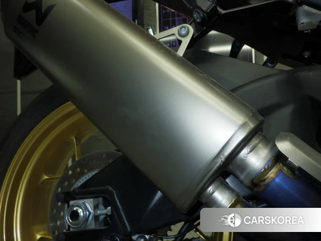 Проданный Honda CBR1000RR-R FIREBLADE SP id 3996783 из Японии, фото 8