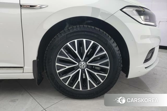 Volkswagen Sagitar id 4213113 из Китая 8