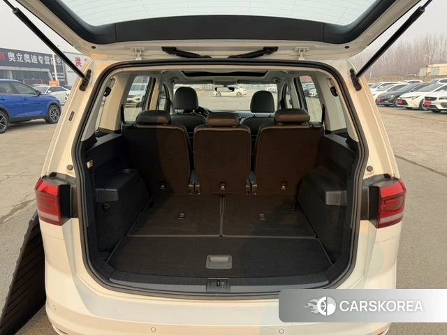 Volkswagen Touran L id 4208713 из Китая 8