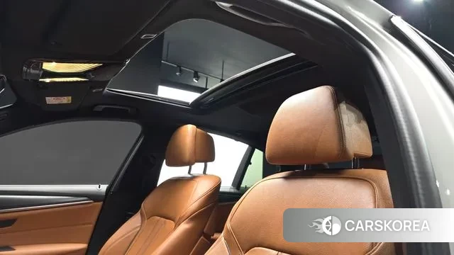 BMW 5 Series (G30) id 3670702 из Кореи 8