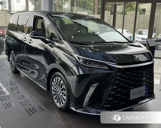Lexus LM id 4298505 из Китая 8