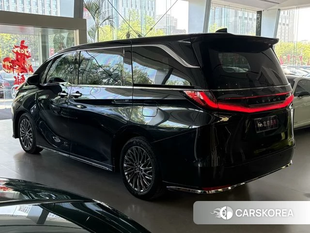 Lexus LM id 4026793 из Китая 8