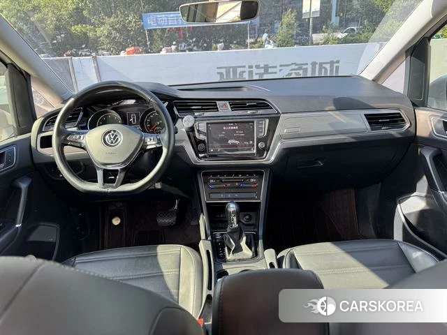 Volkswagen Touran L id 4272818 из Китая 8