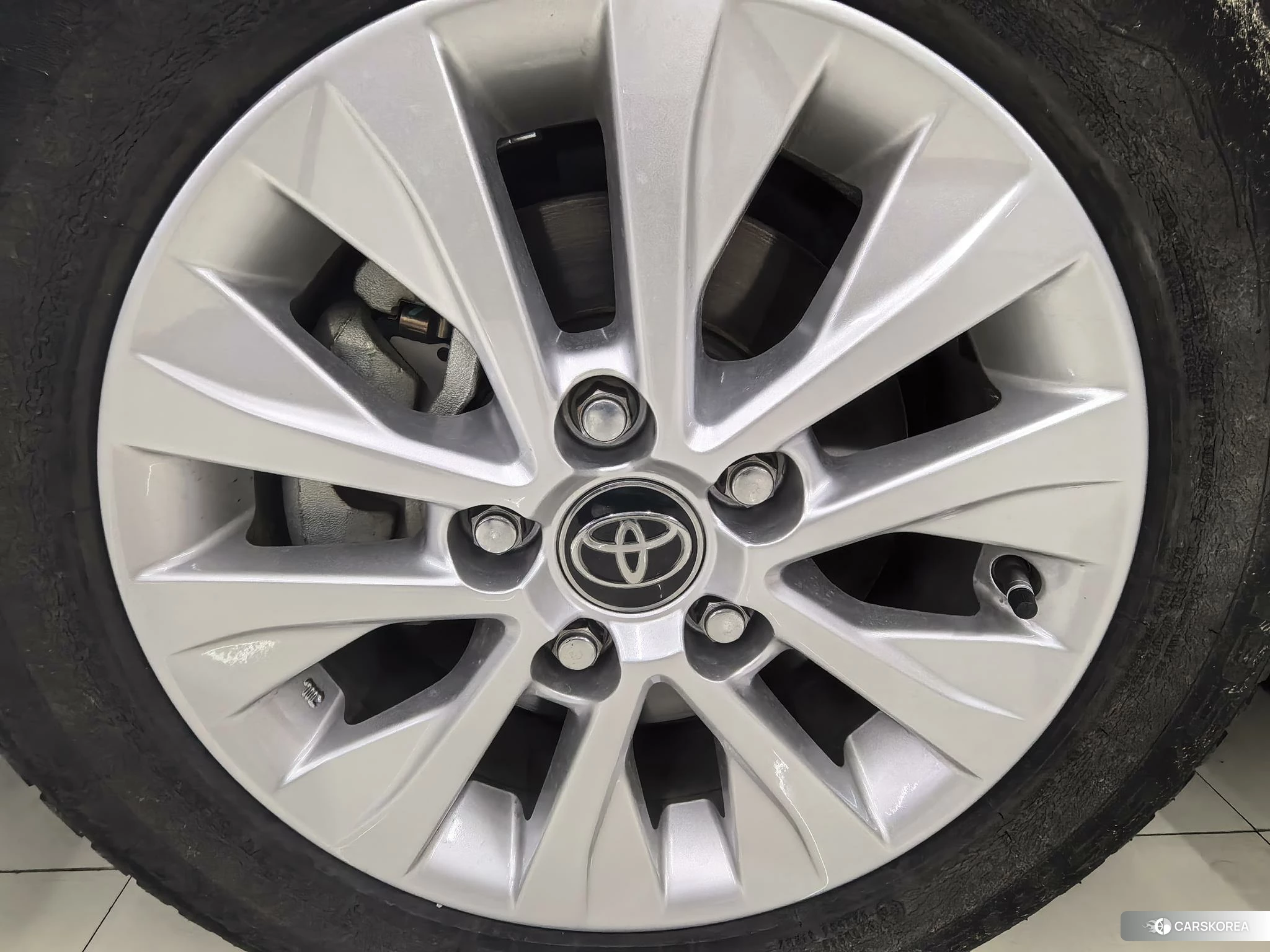 Toyota Corolla id 4513515 из Китая 8