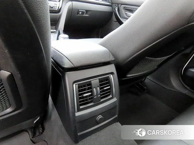 BMW 3 Series (F30) id 3899978 из Кореи 8