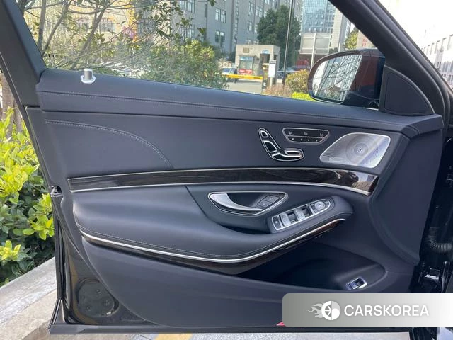 Mercedes-Benz Maybach S-class id 4265291 из Китая 8
