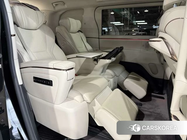 Lexus LM id 4272242 из Китая 8