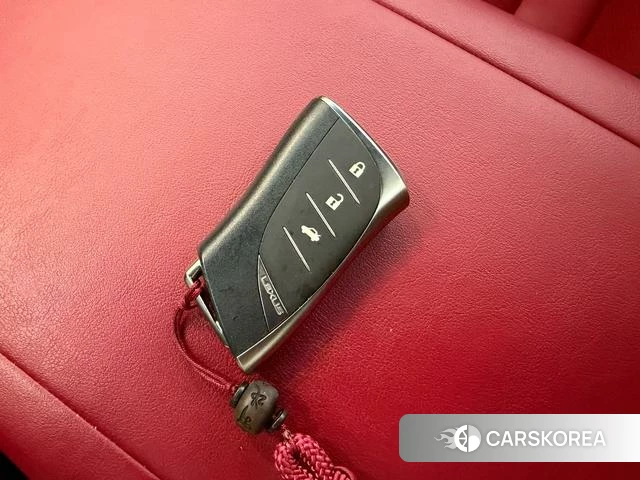 Lexus LS id 4211313 из Китая 8