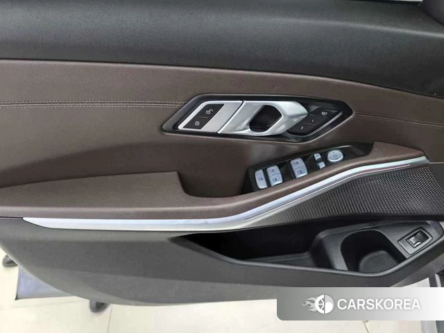 BMW 3 series id 4336125 из Китая 8