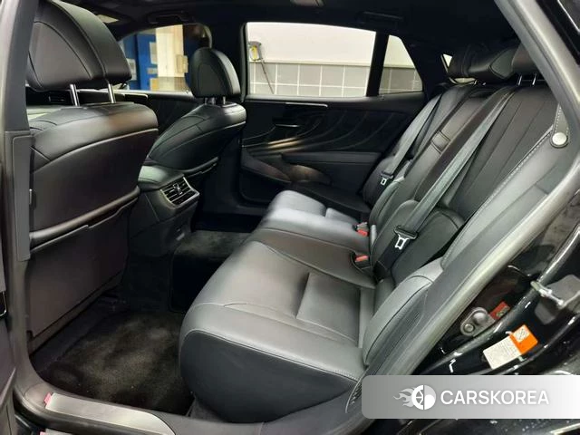 Lexus LS id 4261881 из Китая 8