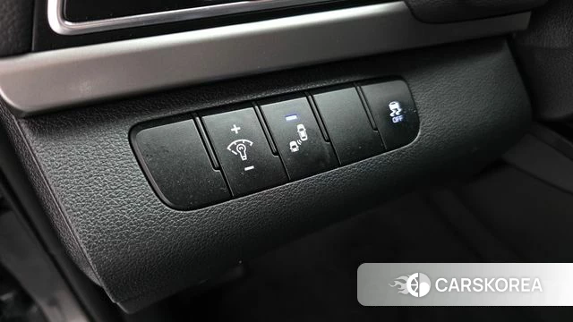 Hyundai Avante AD id 3853906 из Кореи 8