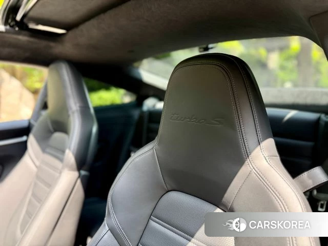 Porsche 911(992) id 4389679 из Кореи 8