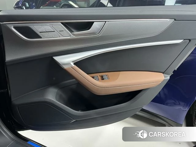 Audi A7L id 4328623 из Китая 8