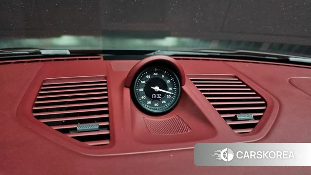 Porsche 911(992) id 4230651 из Кореи 8