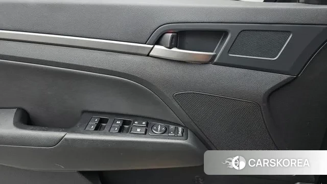 Hyundai Avante AD id 3024809 из Кореи 8