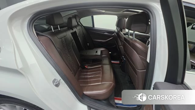 BMW 5 Series (G30) id 4551278 из Кореи 8