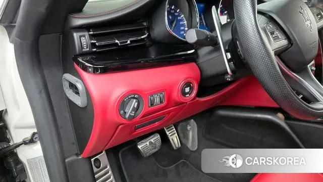 Maserati Quattroporte id 3090745 из Кореи 8