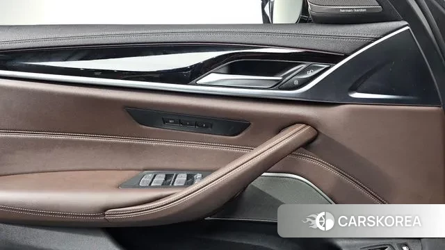 BMW 5 Series (G30) id 3639900 из Кореи 8