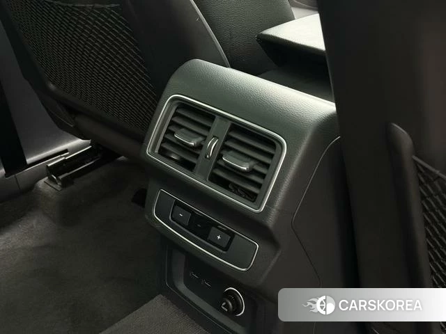 Audi Q5L id 4380363 из Китая 8