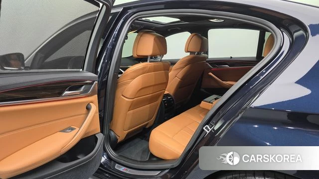 BMW 5 Series (G30) id 4223943 из Кореи 8