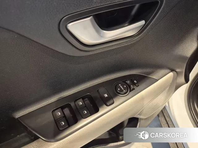 Kia Stonic id 3714158 из Кореи 8