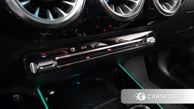 Mercedes-Benz GLA - Class H247 id 3671846 из Кореи 8