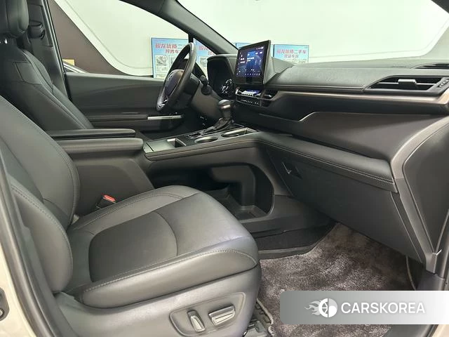 Toyota Saina id 4276594 из Китая 8