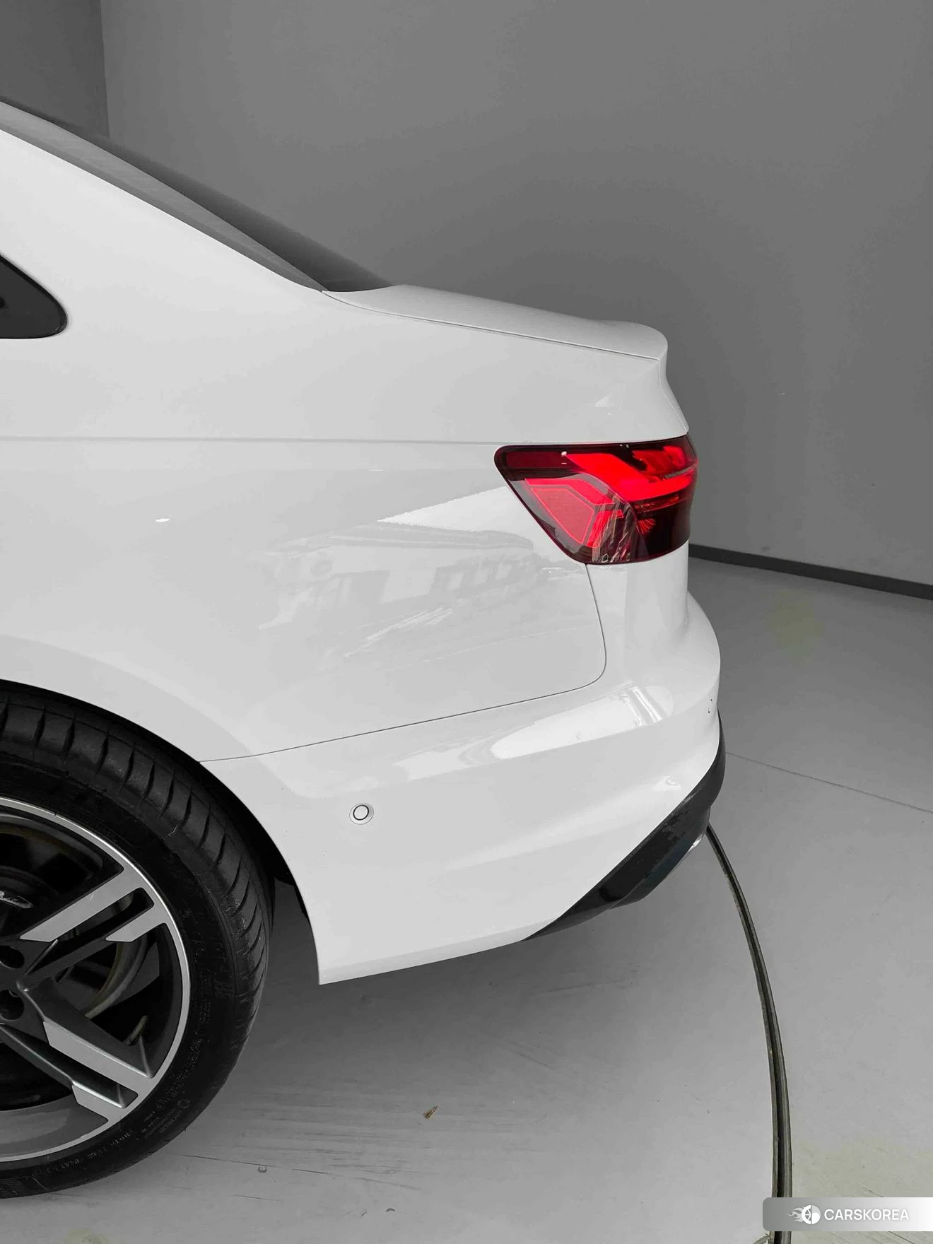Audi A4L id 4498696 из Китая 8