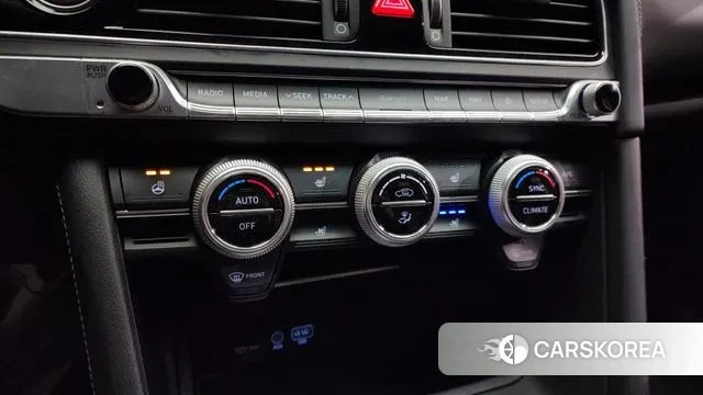 Genesis G70 id 3485165 из Кореи 8