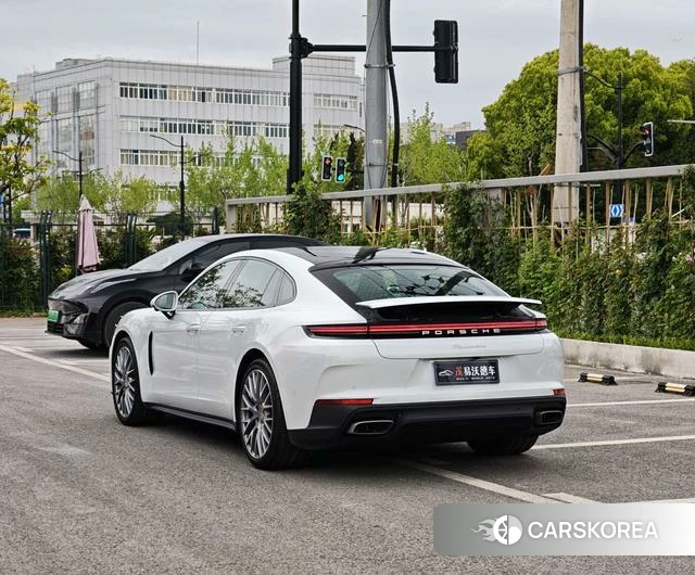 Porsche Panamera id 3957704 из Китая 8
