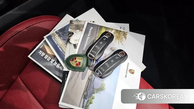 Porsche Taycan id 3082739 из Кореи 8