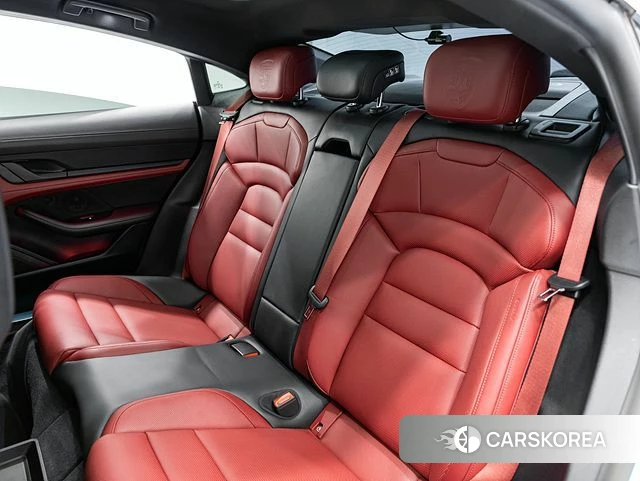 Porsche Taycan id 4361033 из Кореи 8