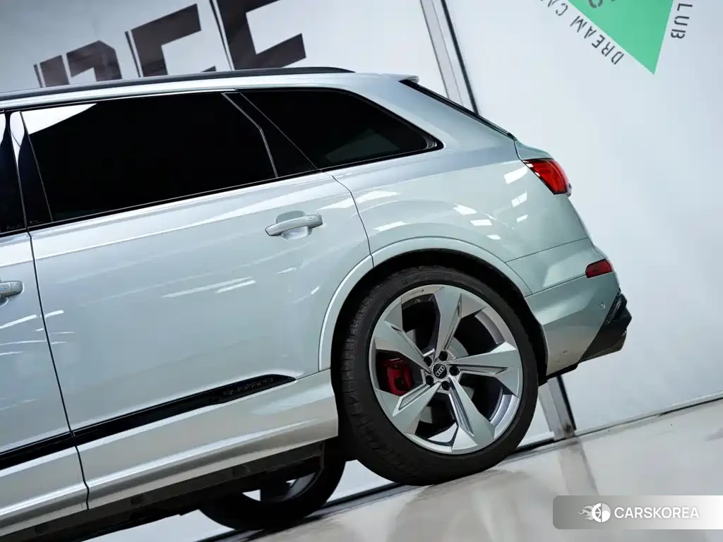 Audi SQ7 id 4601742 из Китая 8