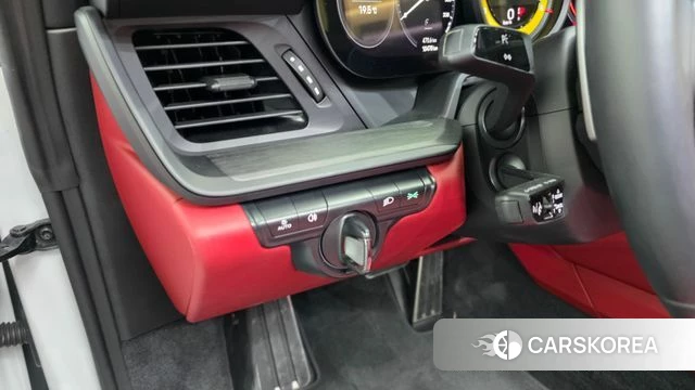 Porsche 911(992) id 4337803 из Кореи 8