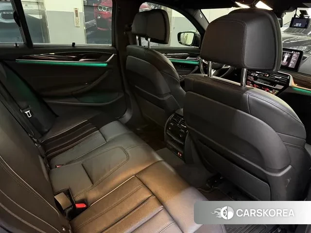 BMW 5 Series (G30) id 3453232 из Кореи 8