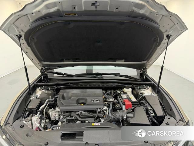 Lexus ES id 4259796 из Китая 8