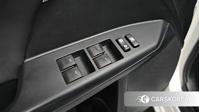 Lexus CT200h id 3937305 из Кореи 8