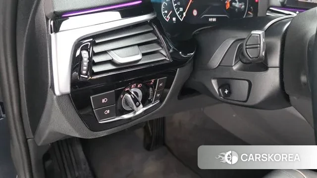 BMW 5 Series (G30) id 3013595 из Кореи 8